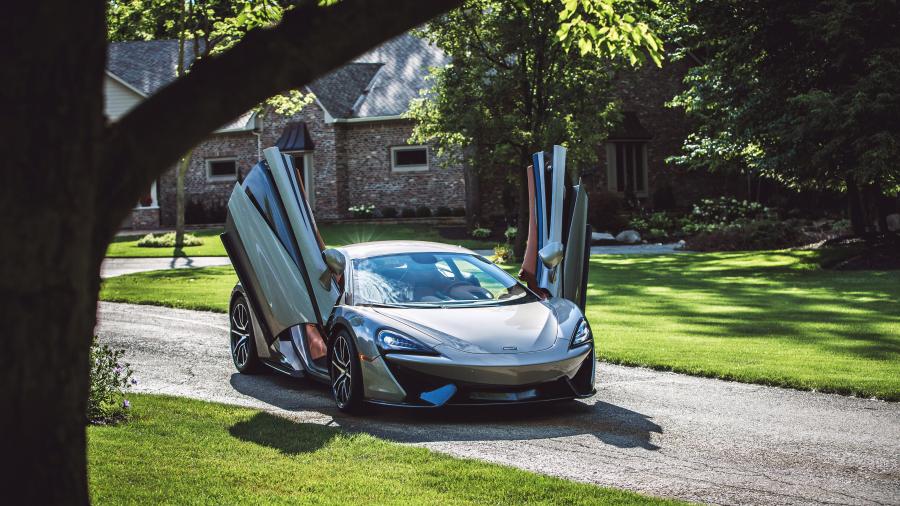  McLaren 570S Coupe 2015 года  (US) (фото 10 из 26)